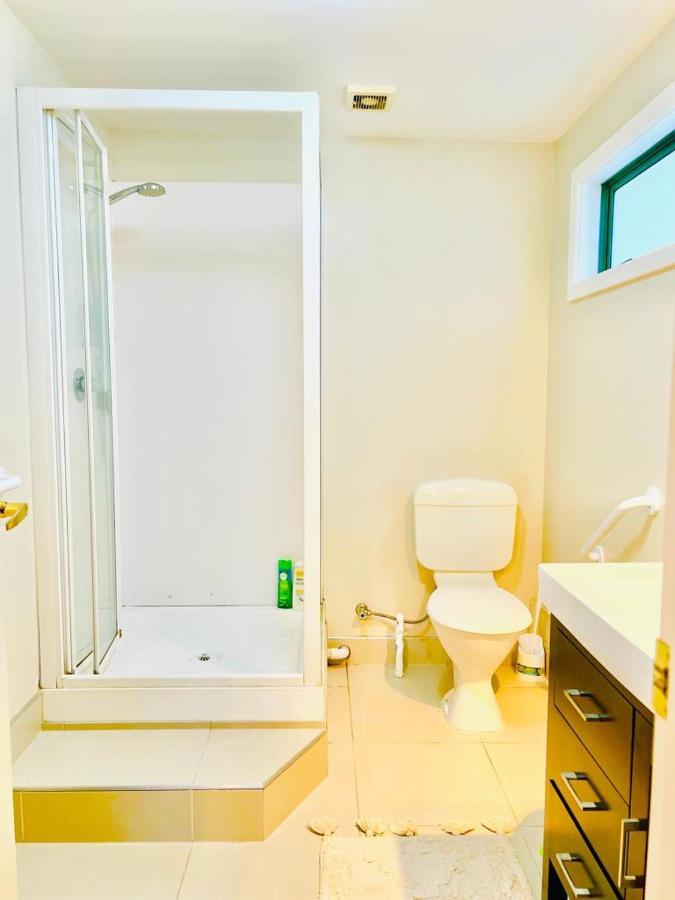 Private Studio Auckland Self Checkin And 2 Parking Netflix Prime Exteriör bild